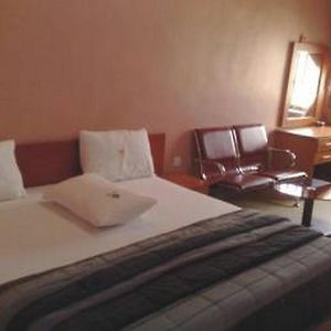 Room In Lodge - Londa Hotel And Suites